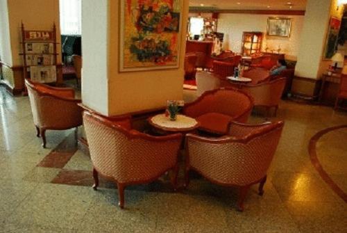 Charoen Thani Hotel, Khon Kaen Exterior photo
