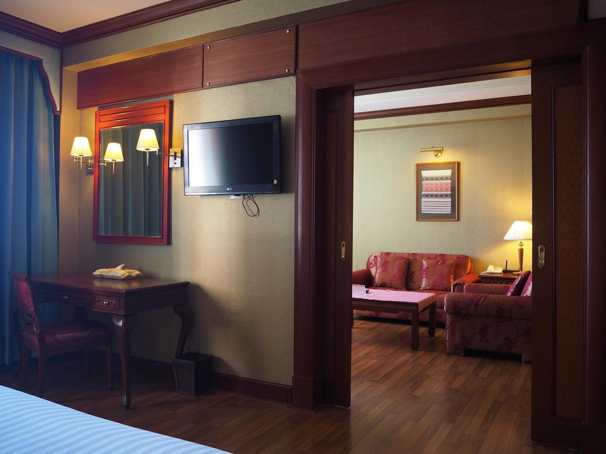 Charoen Thani Hotel, Khon Kaen Exterior photo
