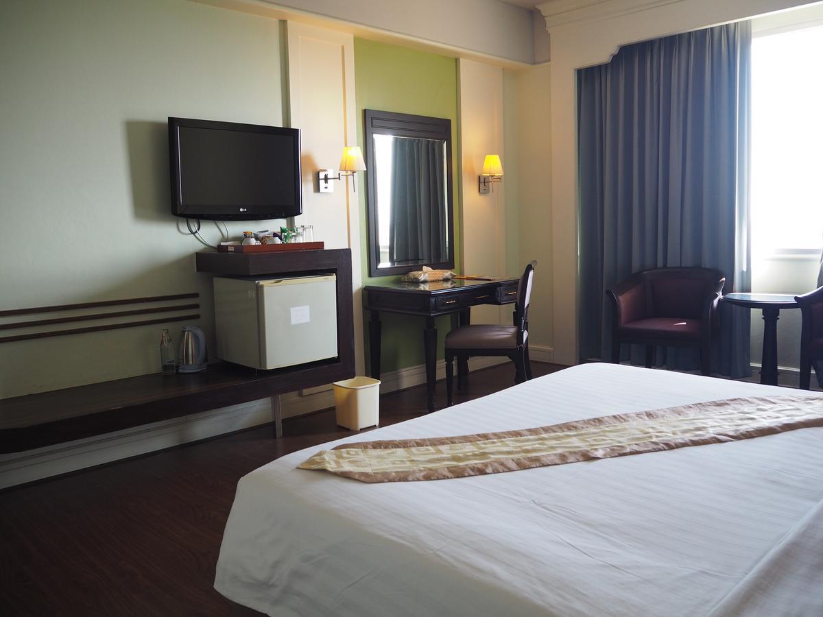 Charoen Thani Hotel, Khon Kaen Exterior photo